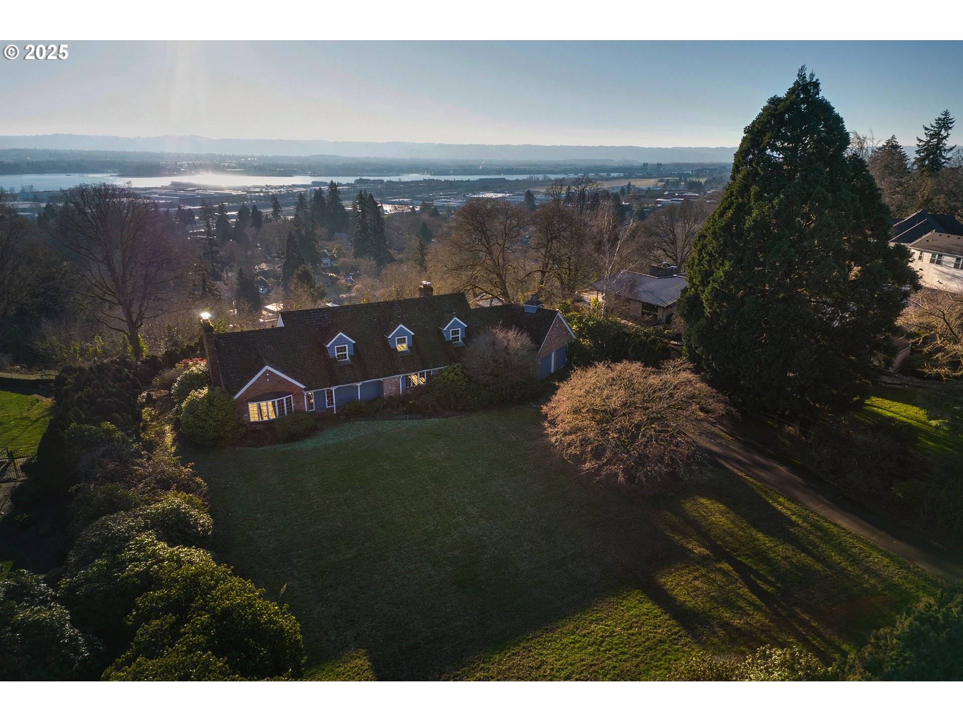 Vancouver, WA 98661,702 RHODODENDRON DR