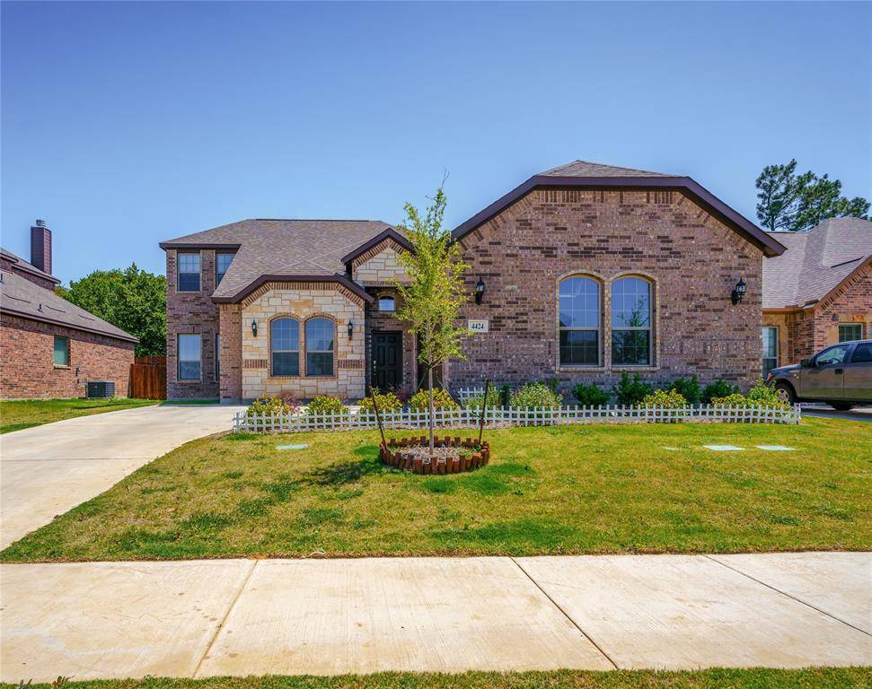 Arlington, TX 76001,4424 Terraview Drive