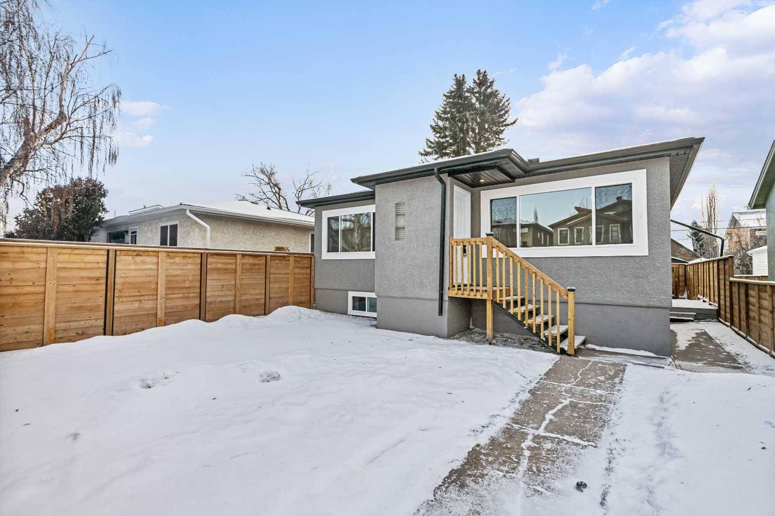 Calgary, AB T2E 1W1,445 23 AVE NE