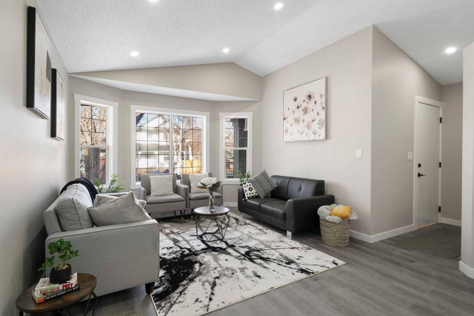 Calgary, AB T2Z 2S3,63 Mt Allan CIR SE