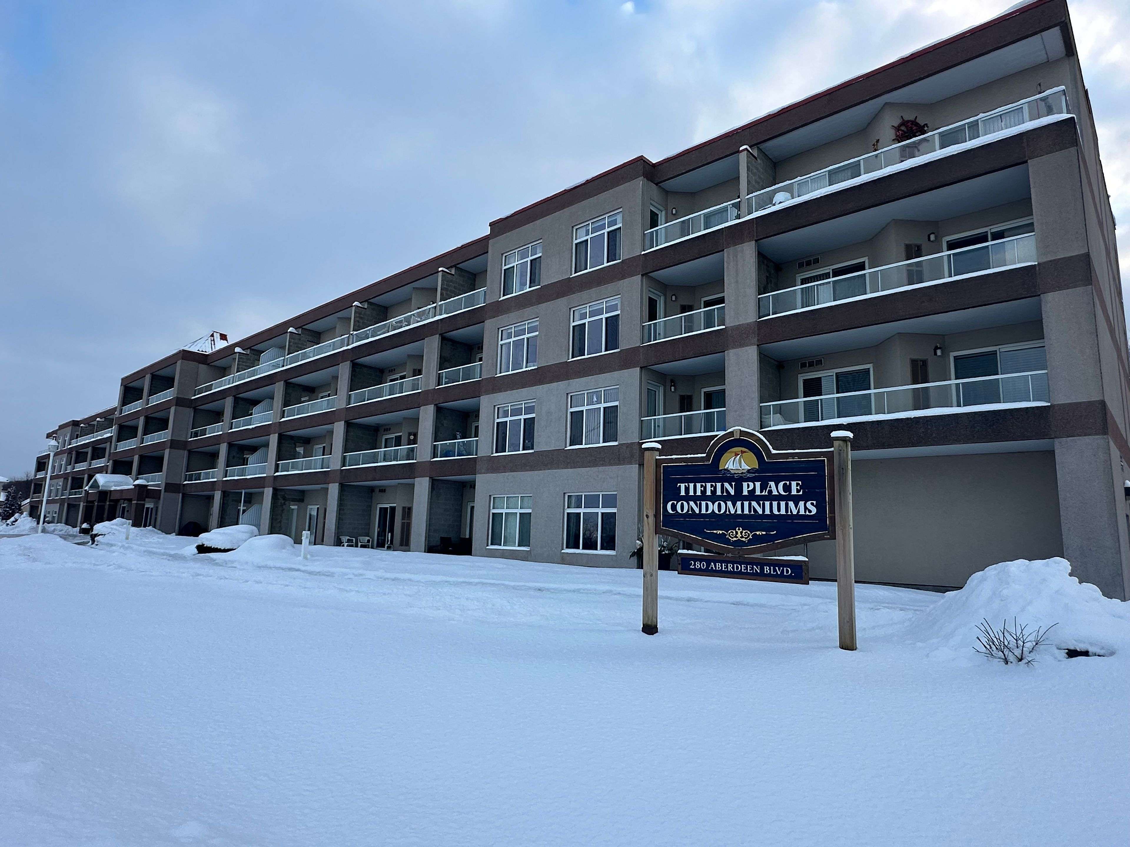 Midland, ON L4R 5N4,280 Aberdeen BLVD #403-PH3