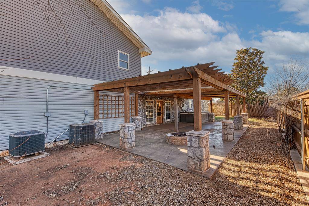 Erick, OK 73645,705 W 7th Street