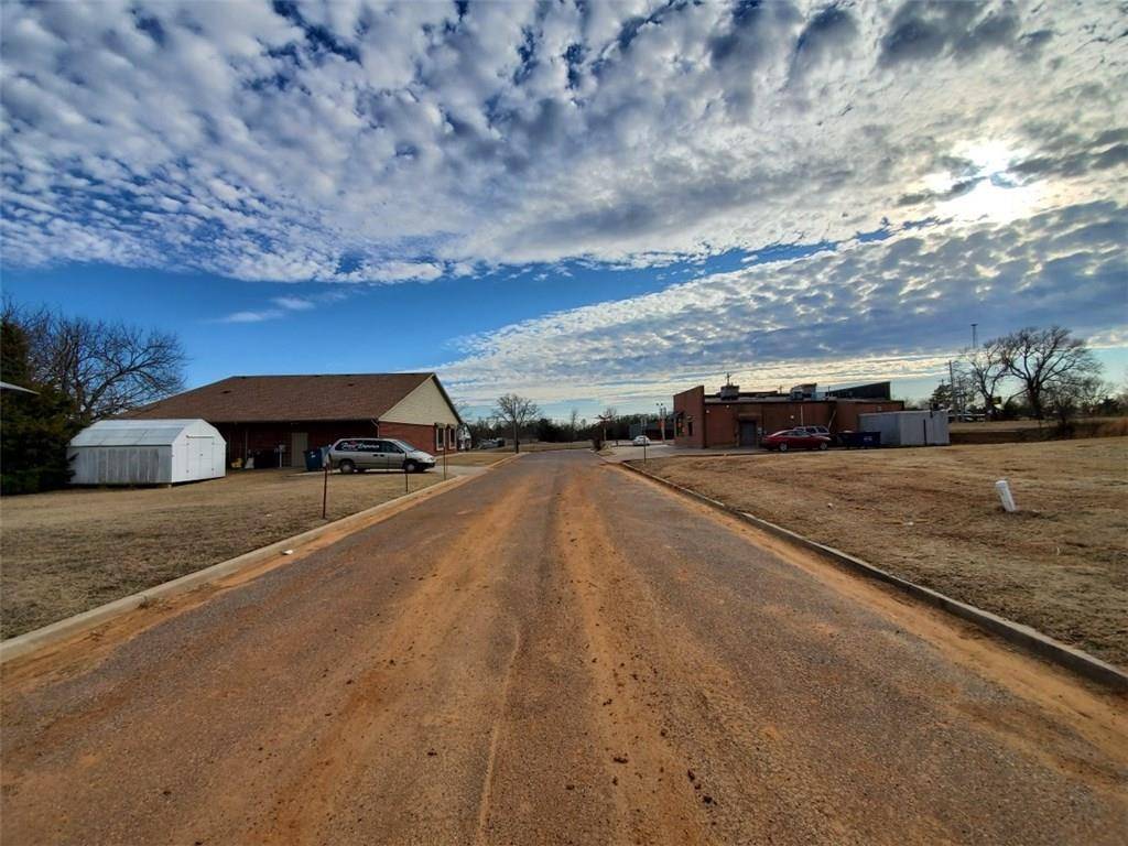 Harrah, OK 73045,000 Private Road