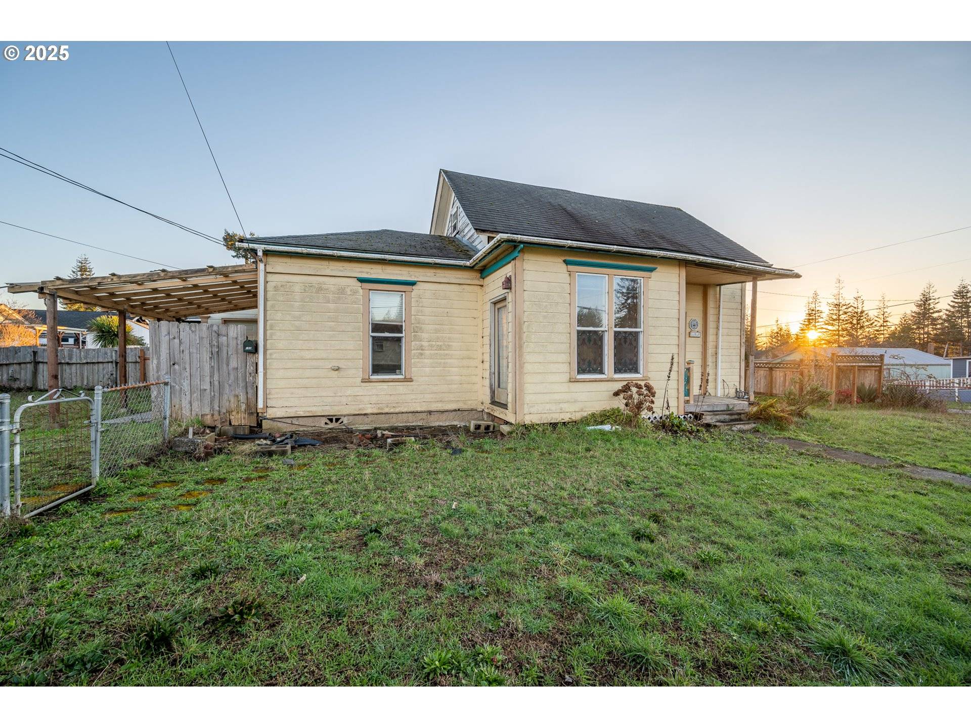 Coquille, OR 97423,584 N BAXTER ST