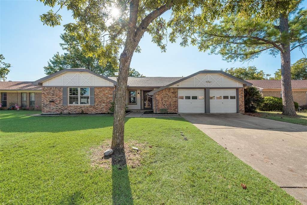 Burleson, TX 76028,813 Ash Street