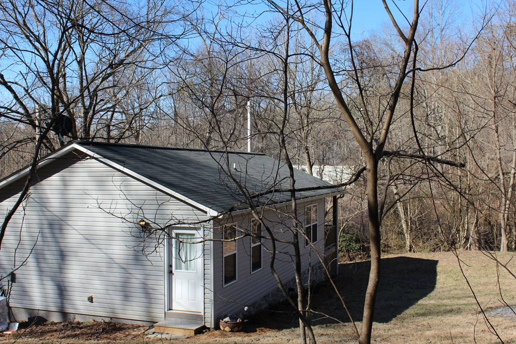 Hayesville, NC 28904,104 Moss Drive