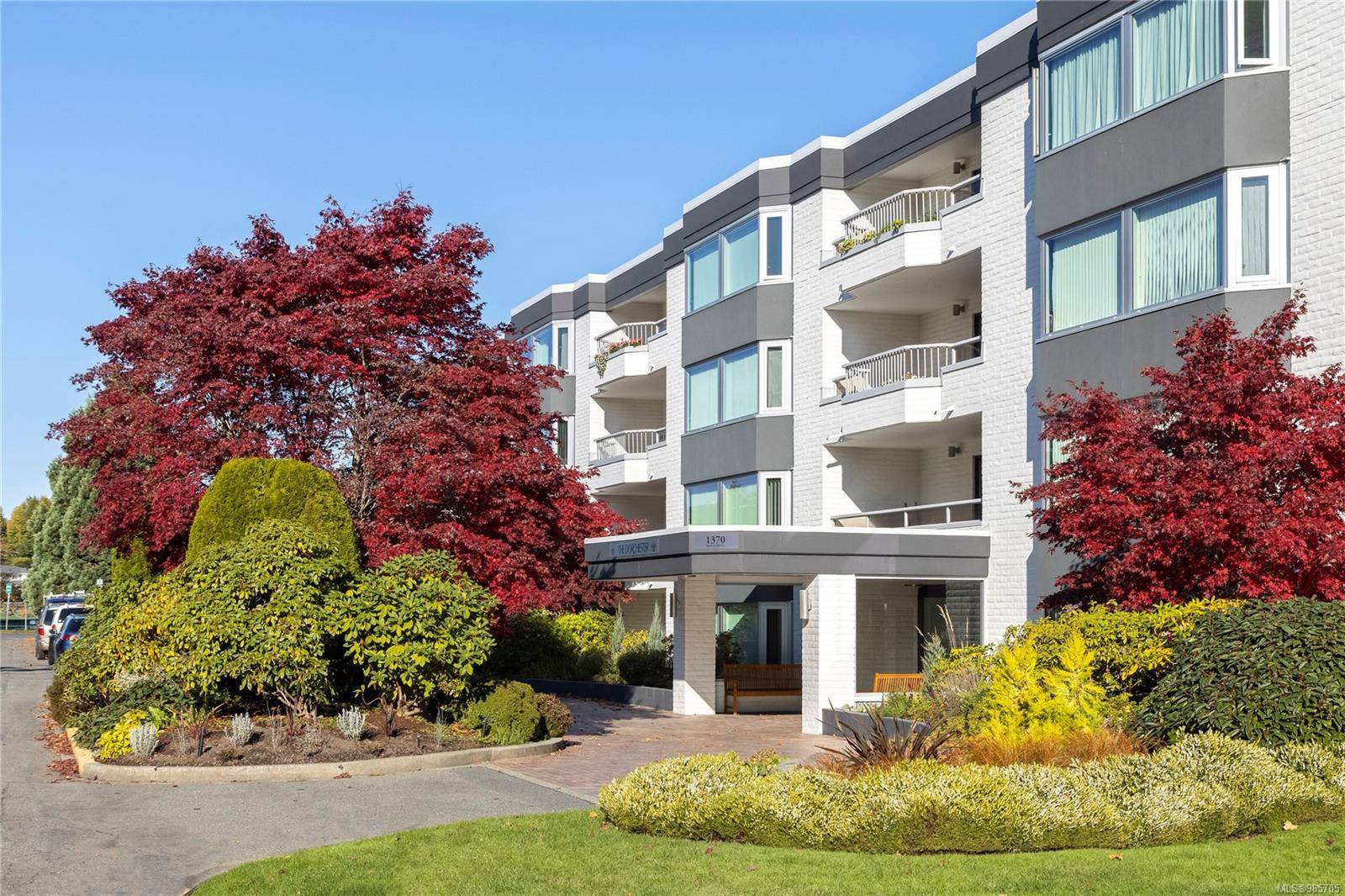 Oak Bay, BC V8S 2N6,1370 Beach Dr #409