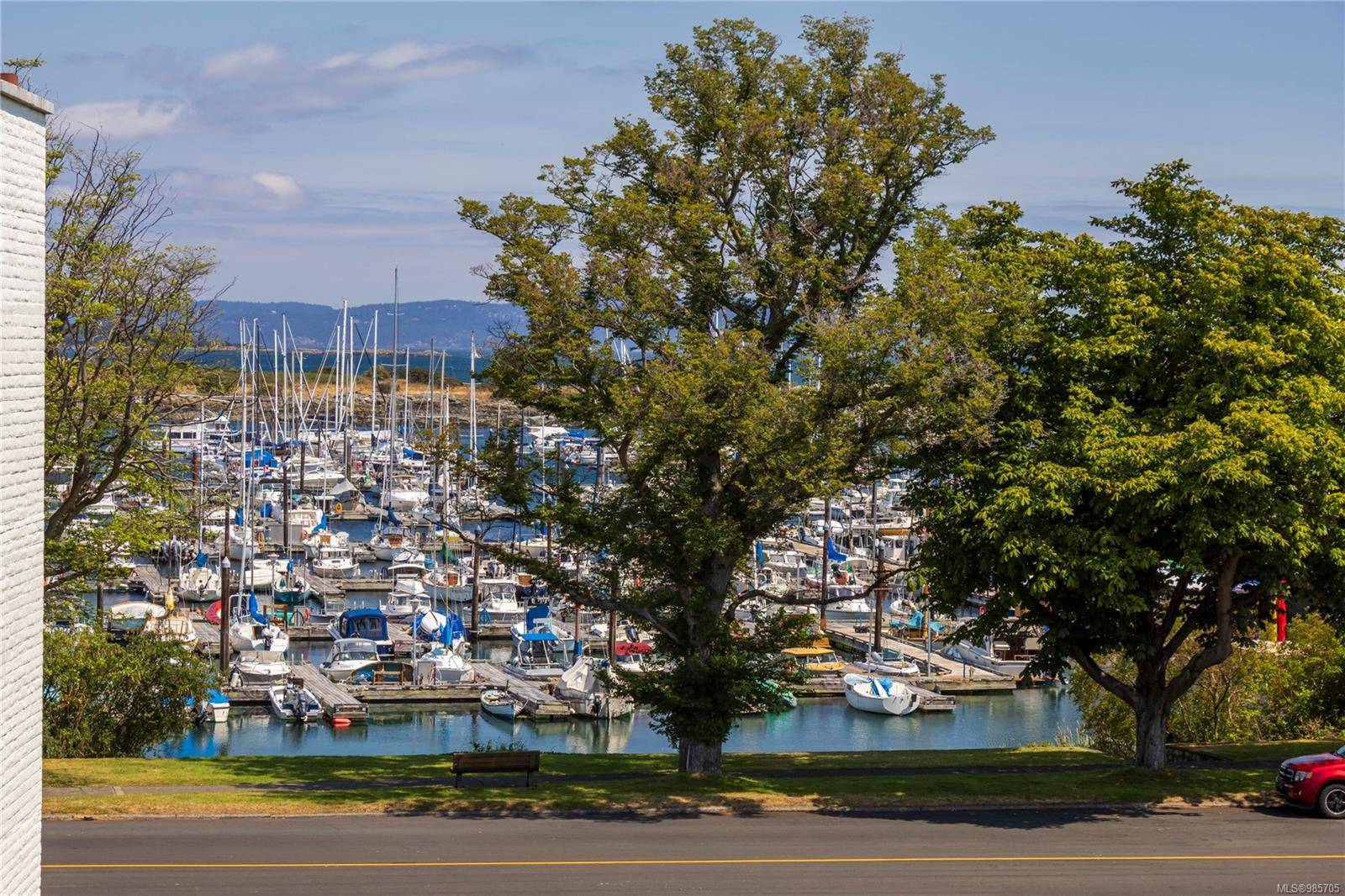 Oak Bay, BC V8S 2N6,1370 Beach Dr #409