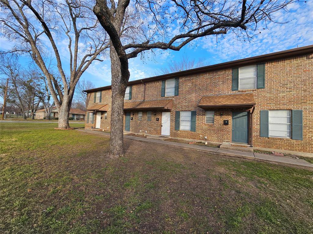 River Oaks, TX 76114,1122 Oxford Street #B