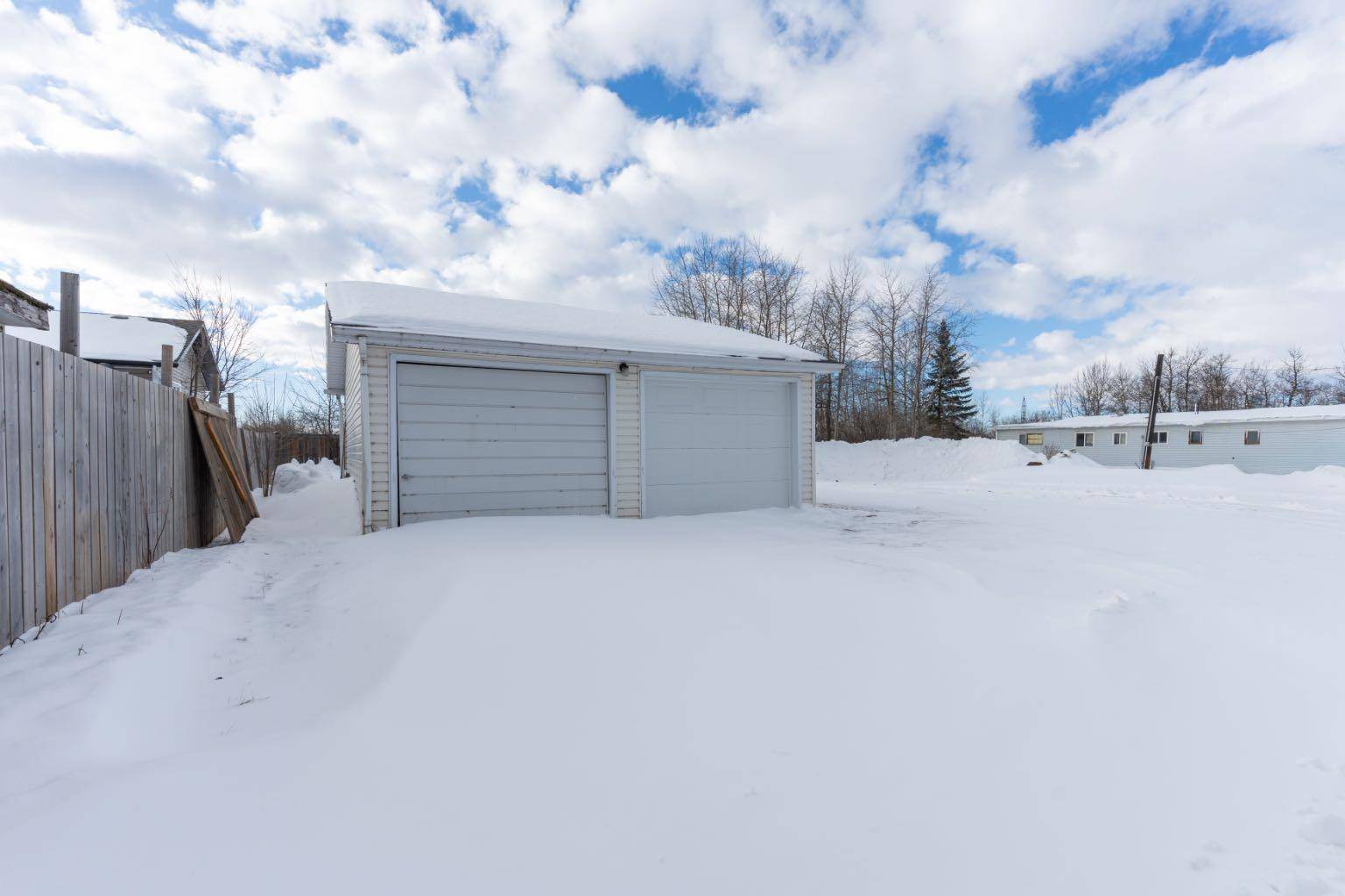 Hay Lakes, AB T0B 1W0,107 Railway Ave