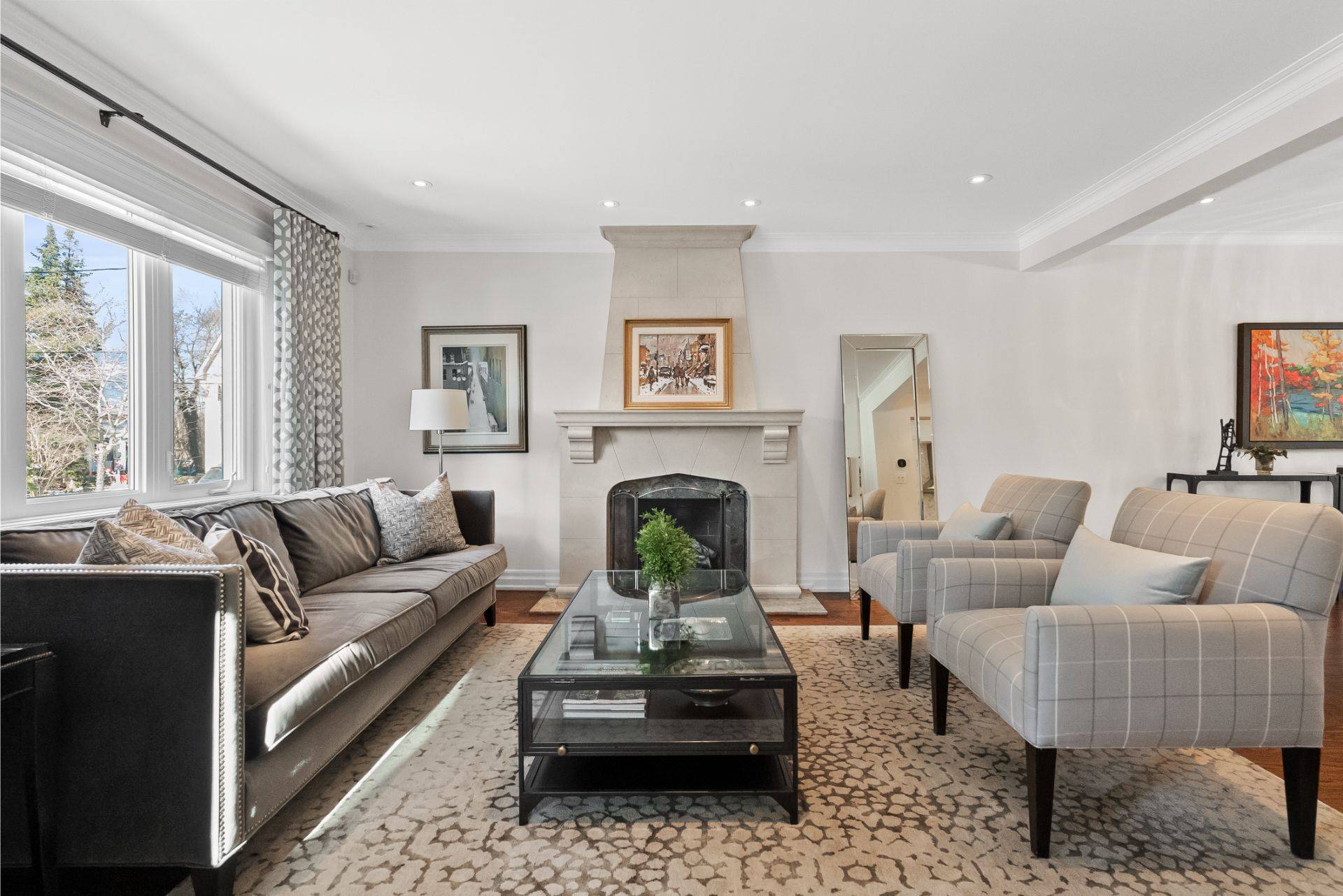 Toronto C12, ON M4P 2S6,49 McBain AVE