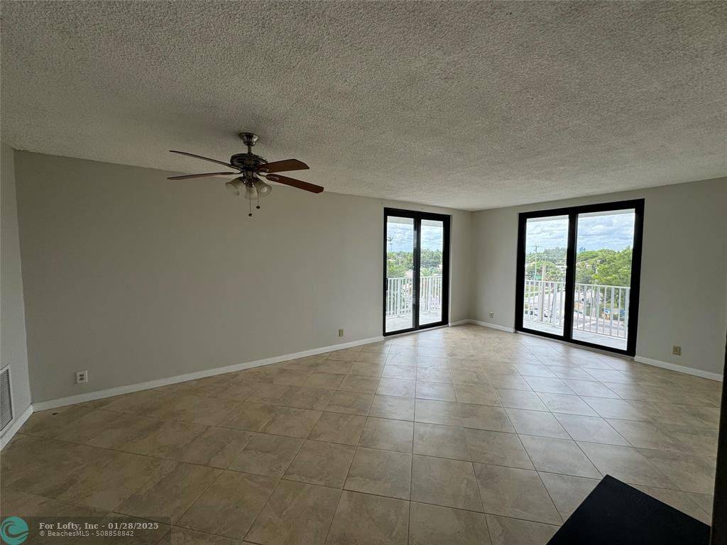 Hollywood, FL 33021,901 hillcrest  #401