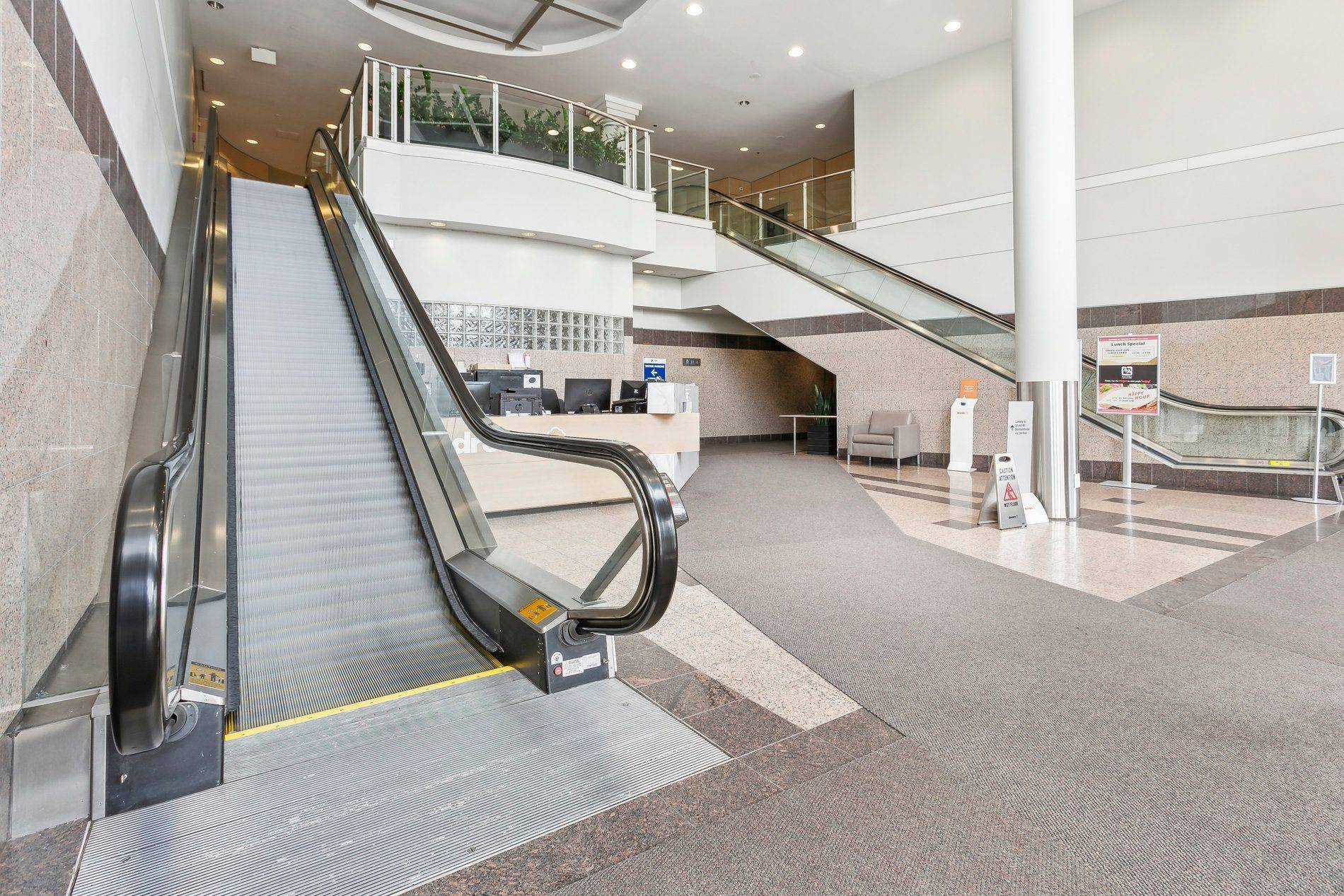 50 Burnhamthorpe RD #601, Mississauga, ON L5B 3C3