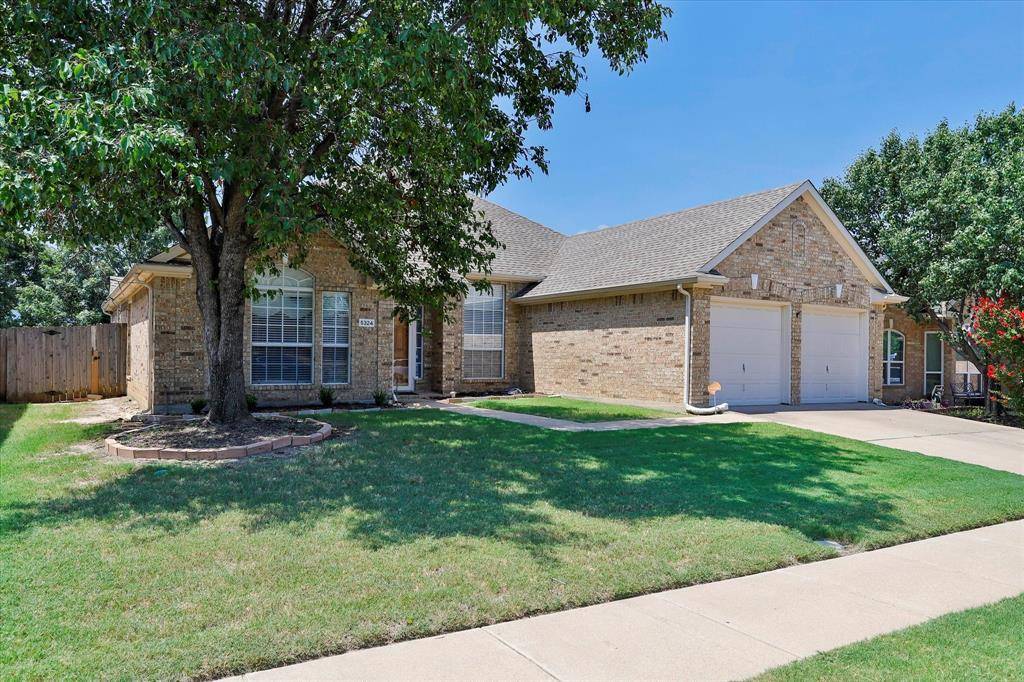 Watauga, TX 76137,5324 Fox Run Drive