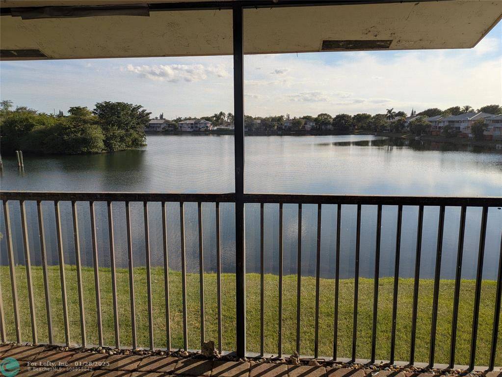 Oakland Park, FL 33309,3200 NW 46th St #207