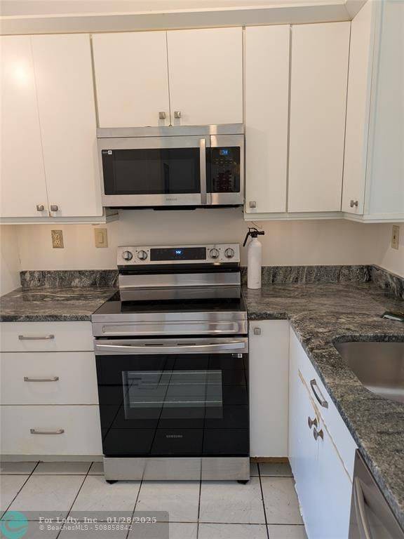 Oakland Park, FL 33309,3200 NW 46th St #207