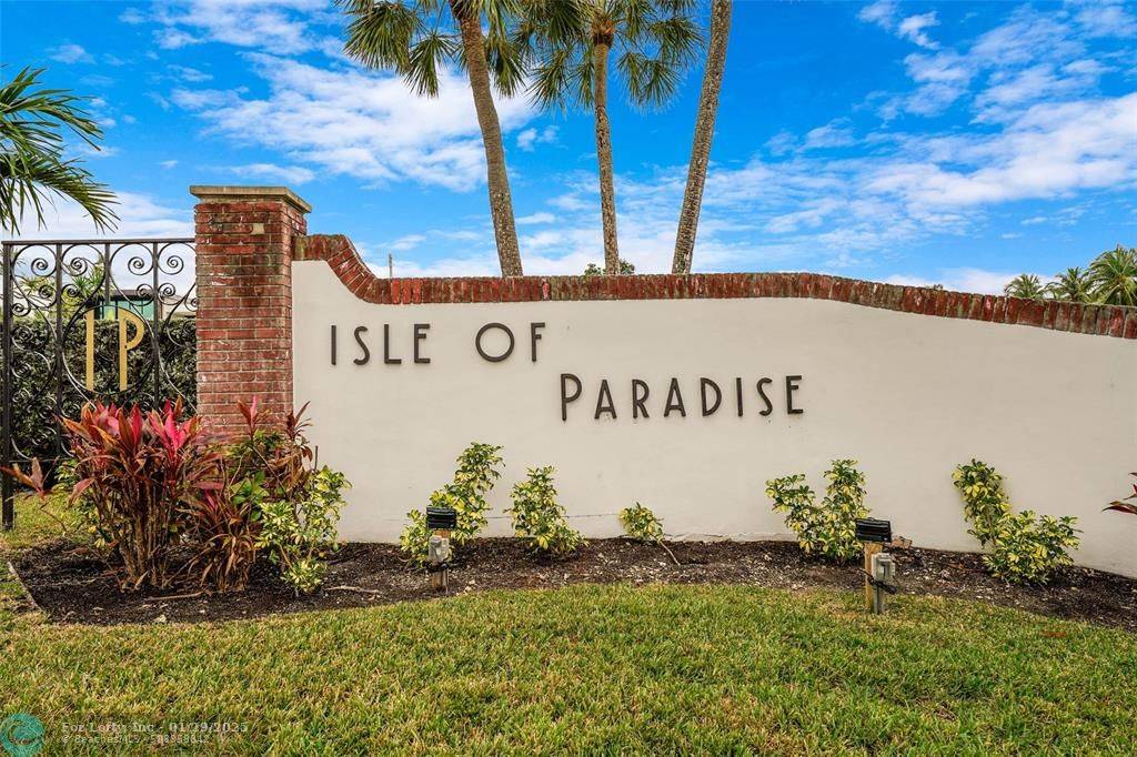 Hallandale Beach, FL 33009,450 Paradise Isle Blvd  #302