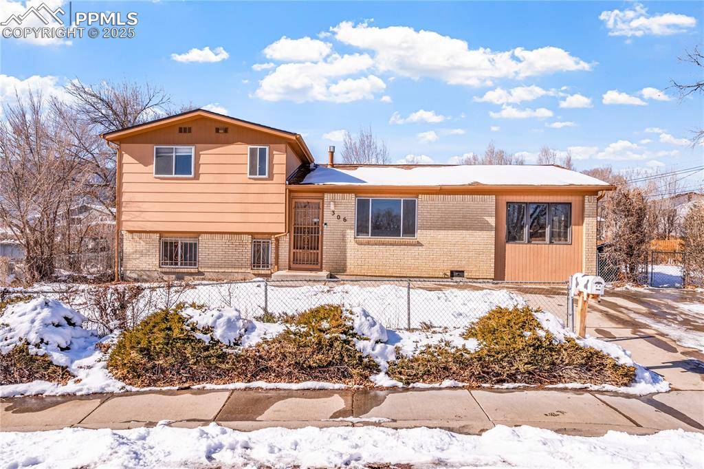 Colorado Springs, CO 80906,306 Cranbrook CIR