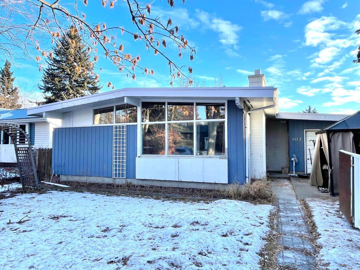 Calgary, AB T3E5W9,3112 Leduc CRES SW