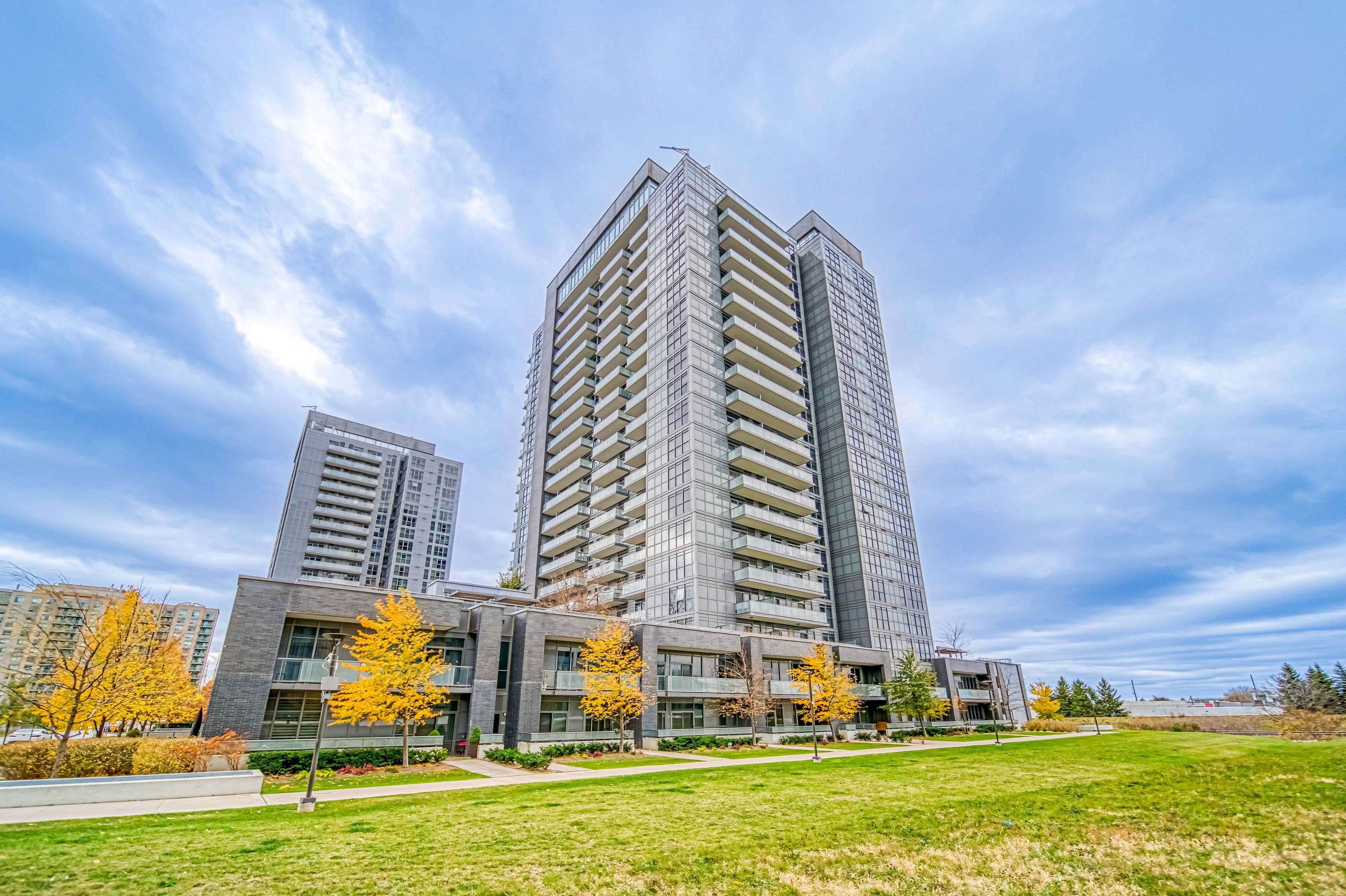 Richmond Hill, ON L4B 0A1,65 Oneida CRES #405