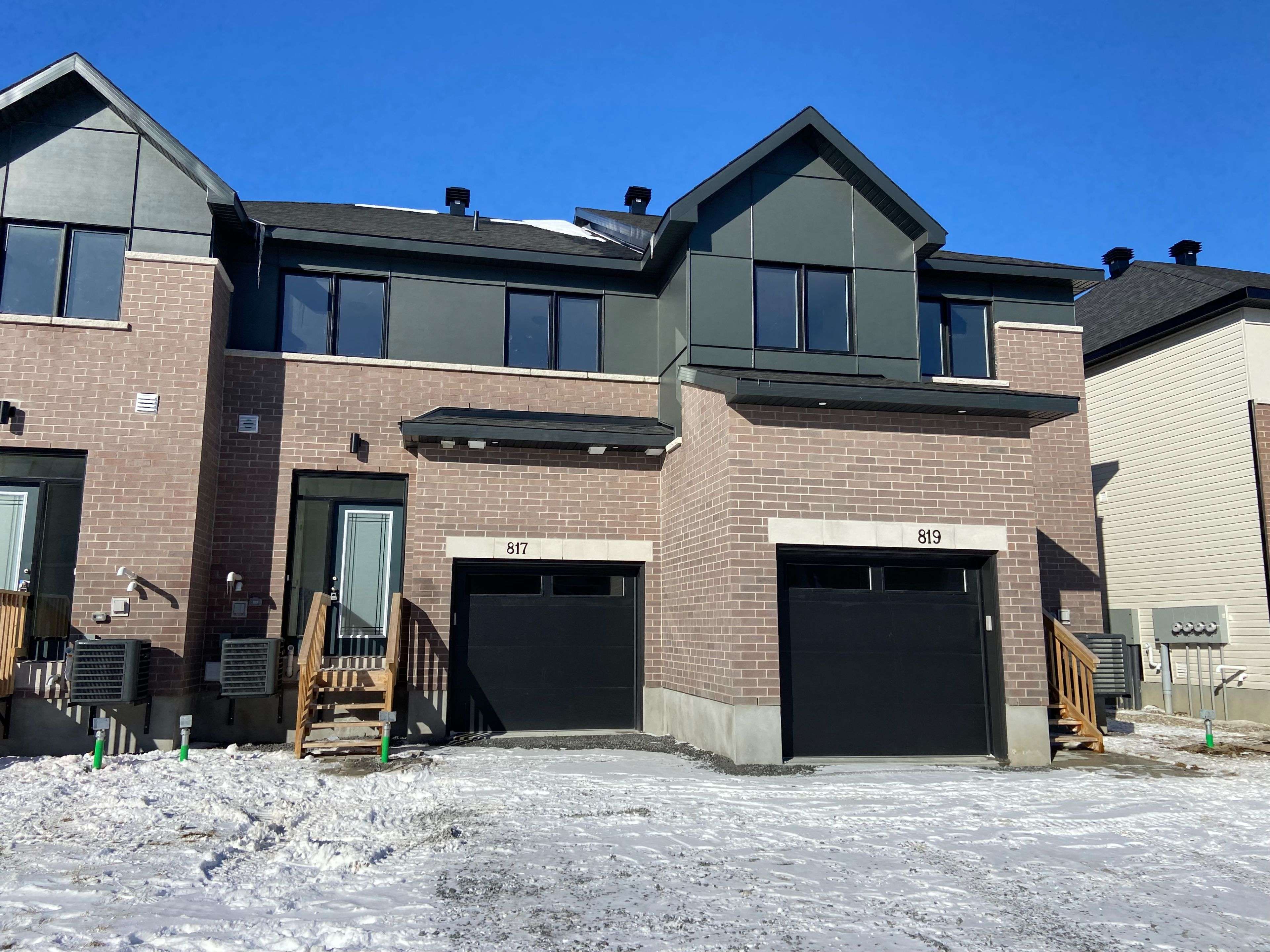 Ottawa, ON K2S 2R7,817 ANCIANO CRES