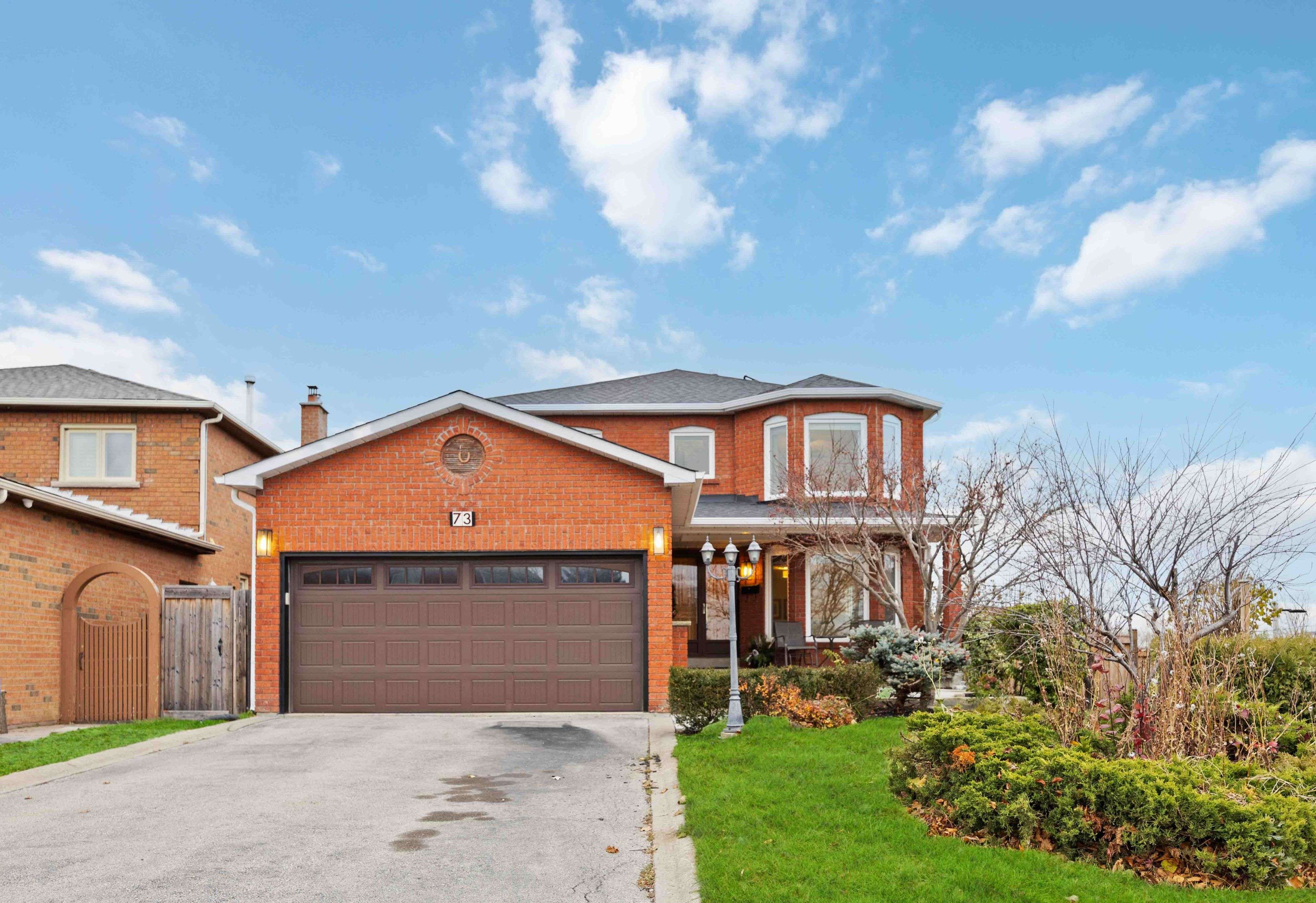 York, ON L4L 3Y2,73 Harmonia CRES W