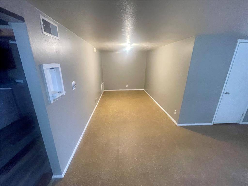 Clinton, OK 73601,909 Court Avenue #A