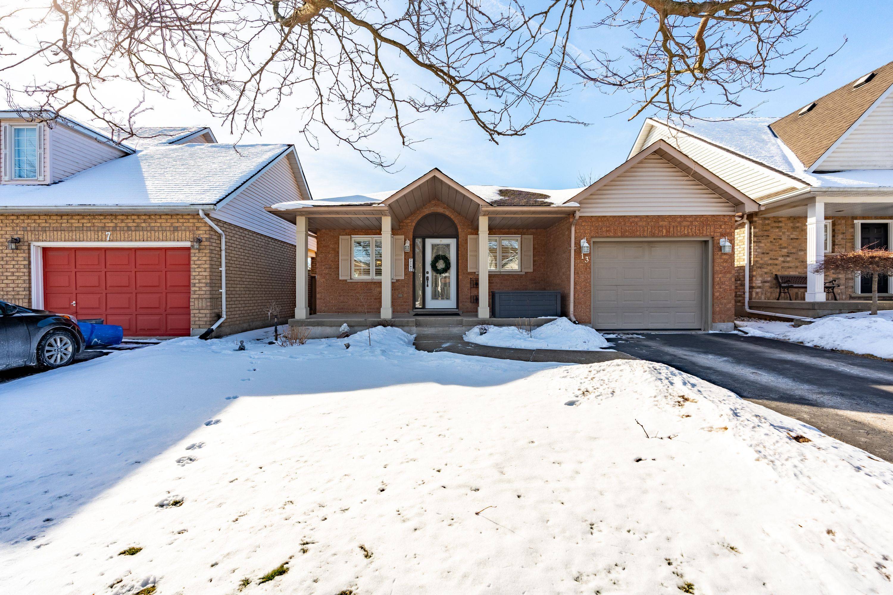 Thorold, ON L2V 5B4,13 Silvercrest CT