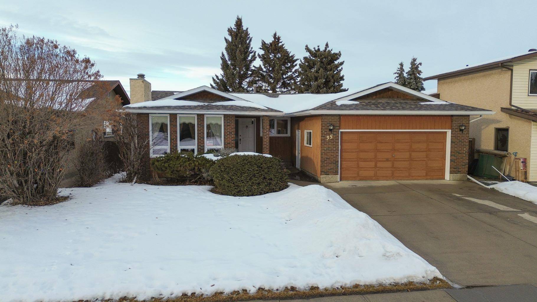 Red Deer, AB T4N 6J5,35 Hammond CRES