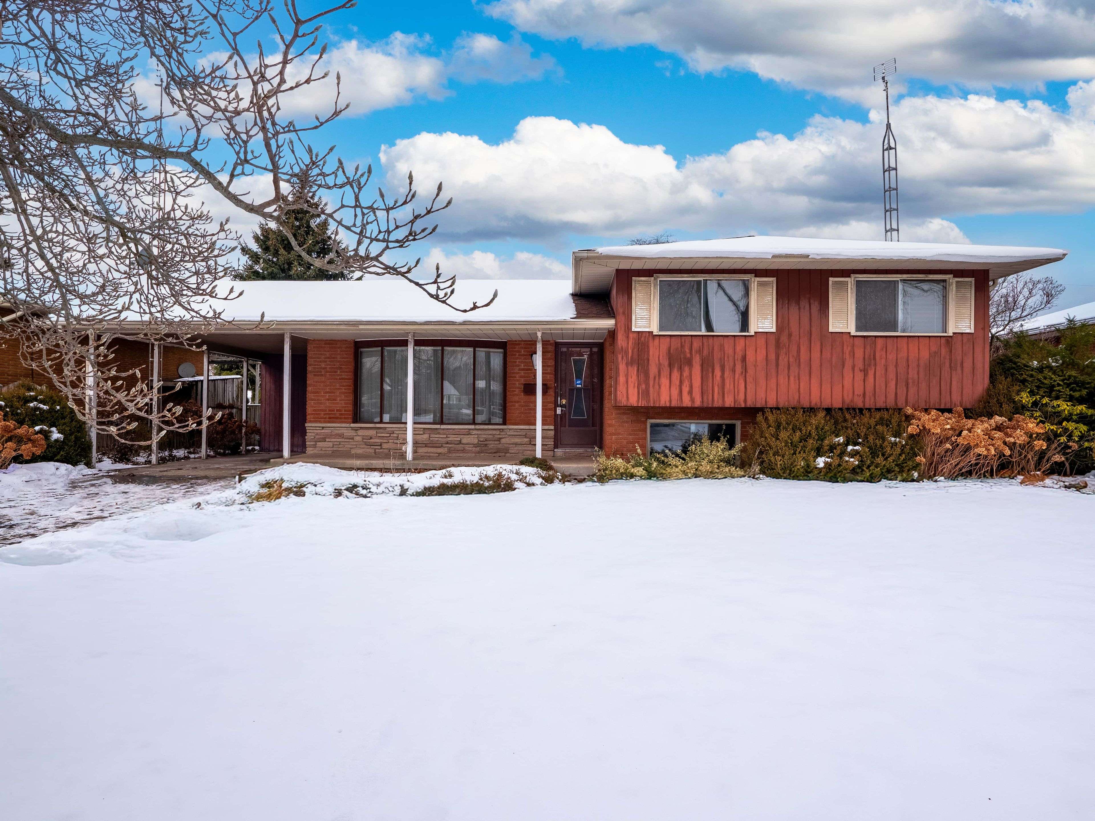 Niagara, ON L2M 2A8,33 Strathcona DR