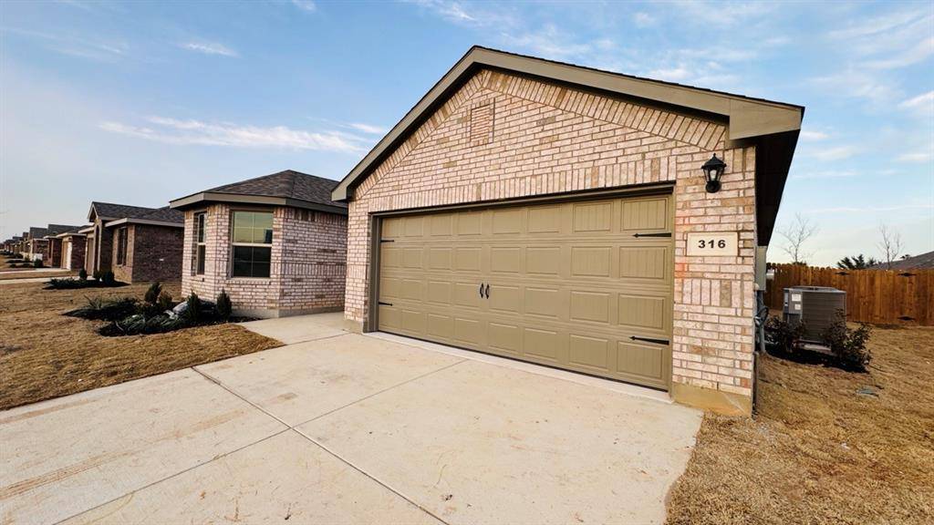 Cleburne, TX 76033,316 WILDROSE Circle