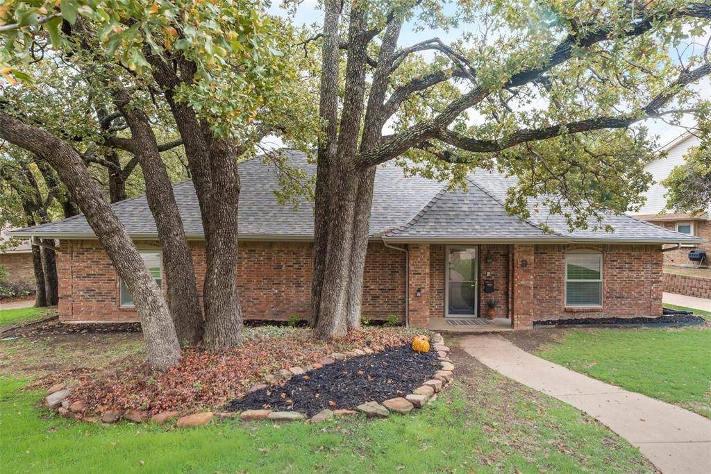 Trophy Club, TX 76262,9 Heritage Court