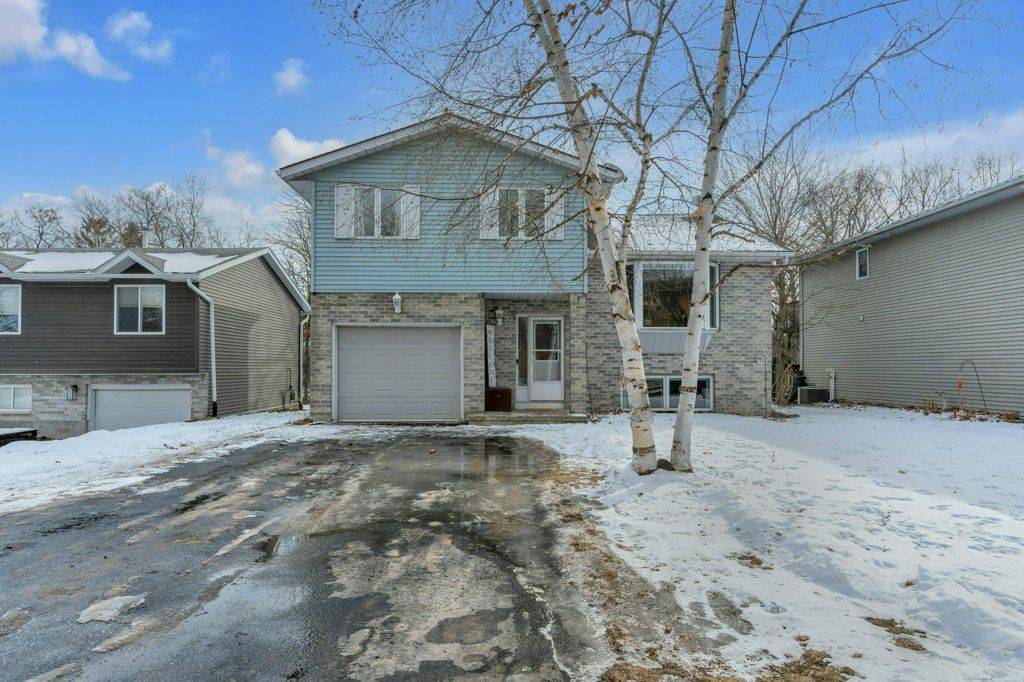 Frontenac, ON K7K 6M3,20 Limeridge DR