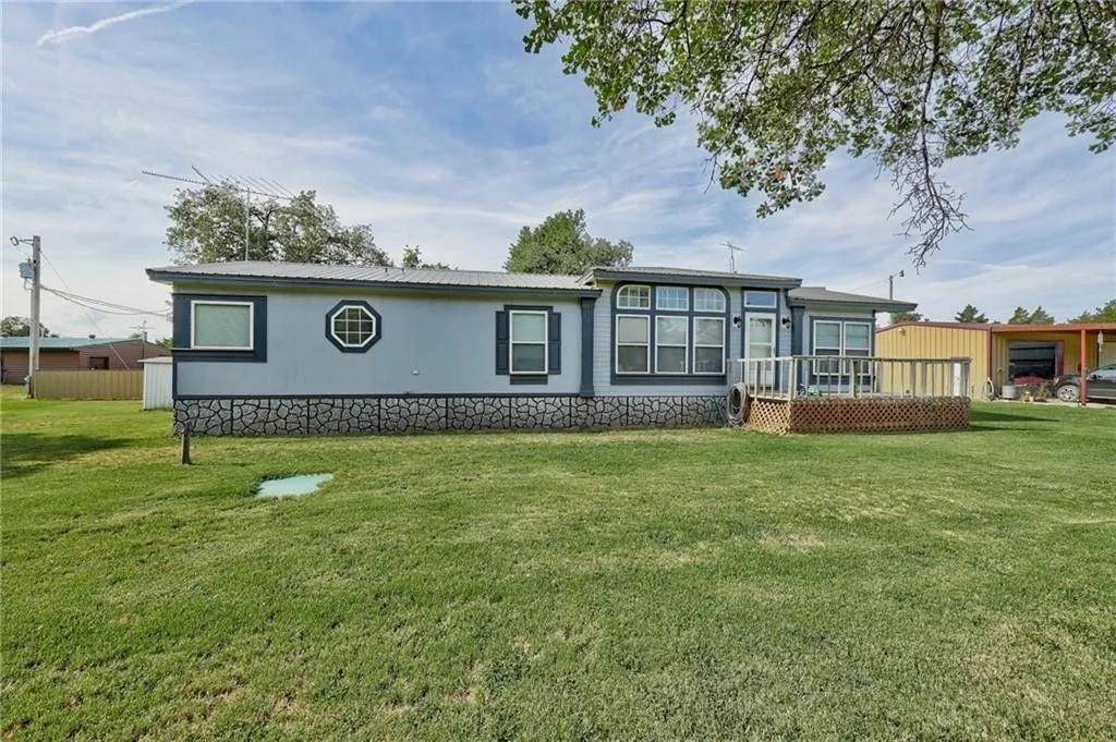 Fort Cobb, OK 73038,207 Sunflower Road