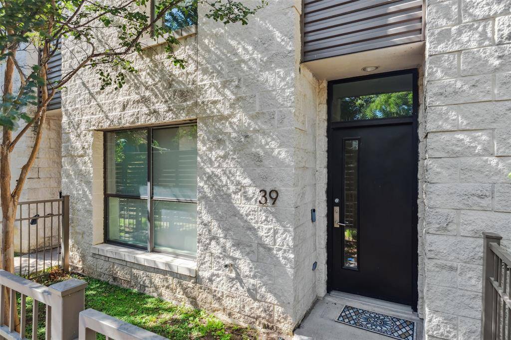 Dallas, TX 75219,4111 Newton Avenue #39