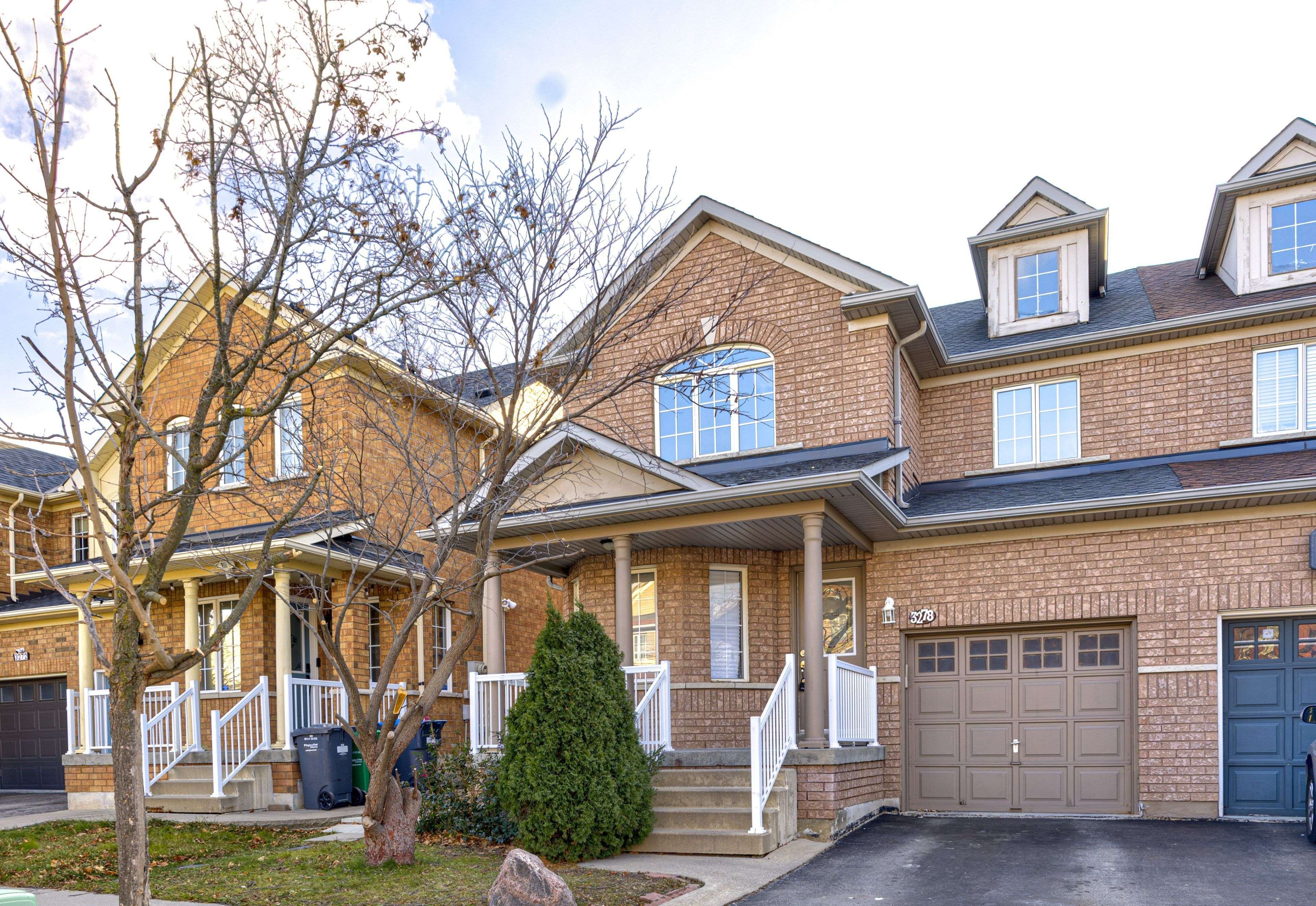 Peel, ON L5M 6T2,3278 Springrun WAY