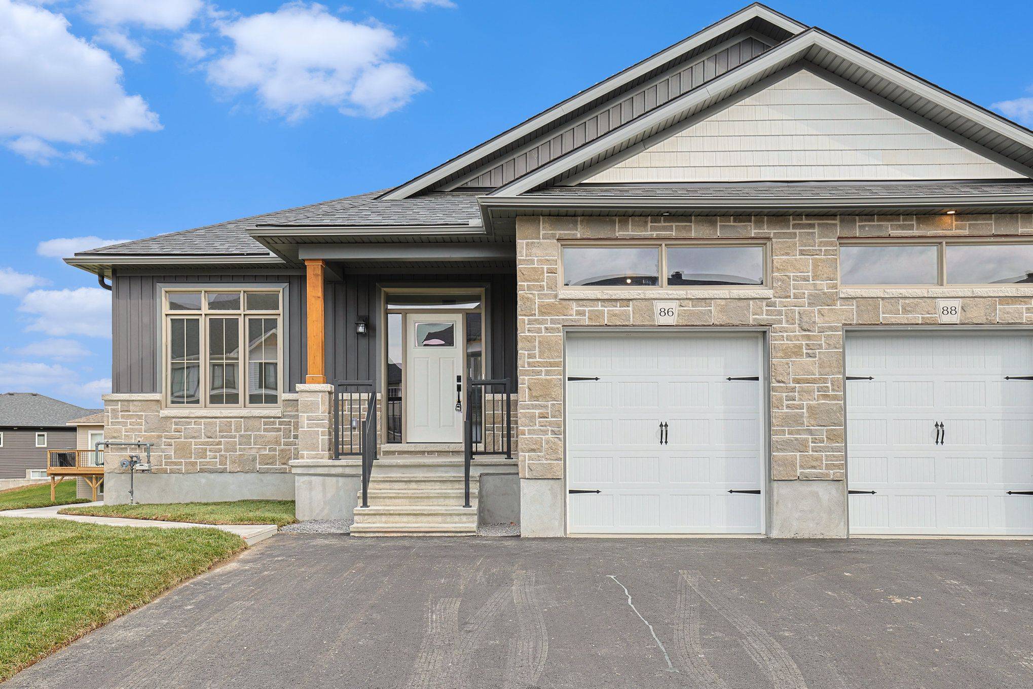 Lanark, ON K7A 0C1,86 WHITCOMB CRES