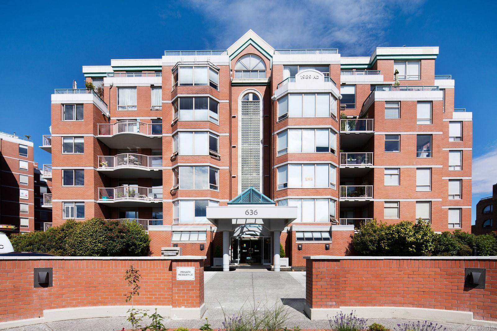 Victoria, BC V8V 4Y1,636 Montreal St #301