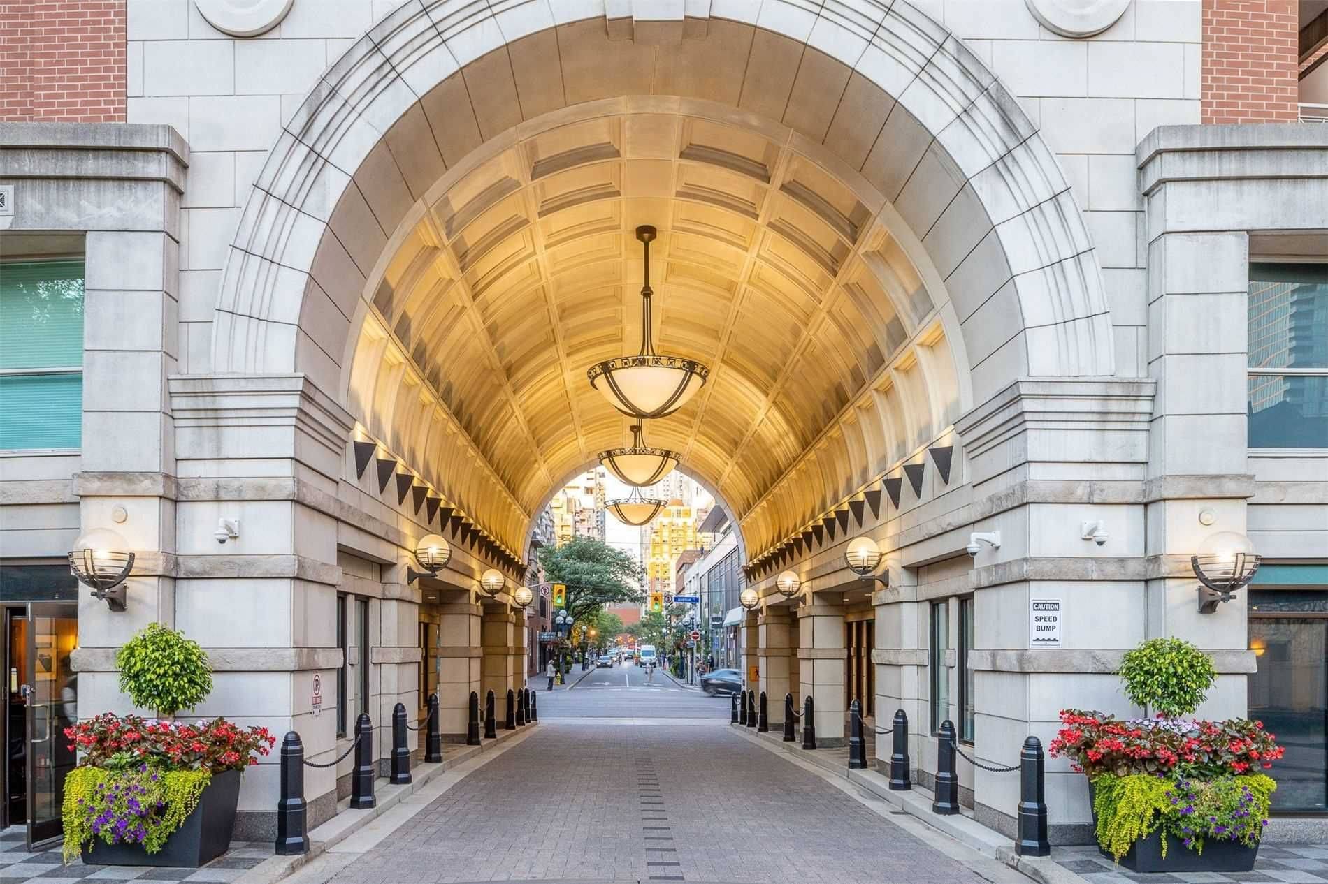 Toronto C02, ON M5R 2G2,38 Avenue RD #2302