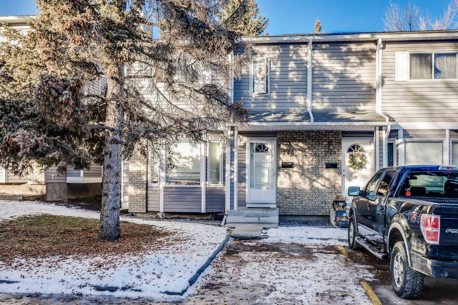 Calgary, AB T2W 5T6,246 Cedarwood PARK SW