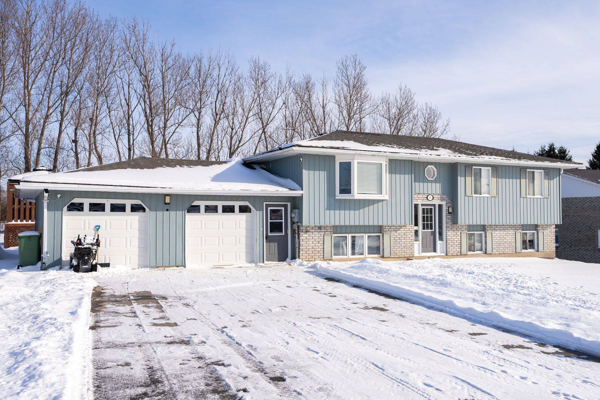 Kawartha Lakes, ON K0M 2C0,15 Sparrow CT