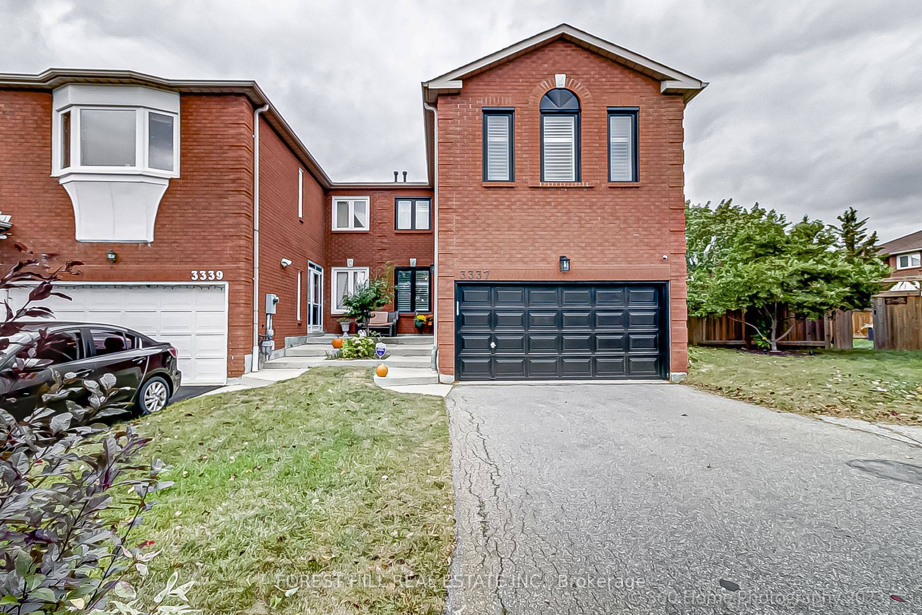 Peel, ON L5N 6E8,3337 Bobwhite Mews