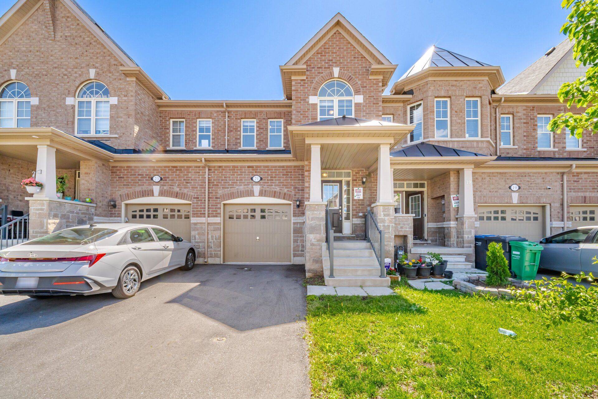 Peel, ON L7A 4Y8,21 Pearman CRES