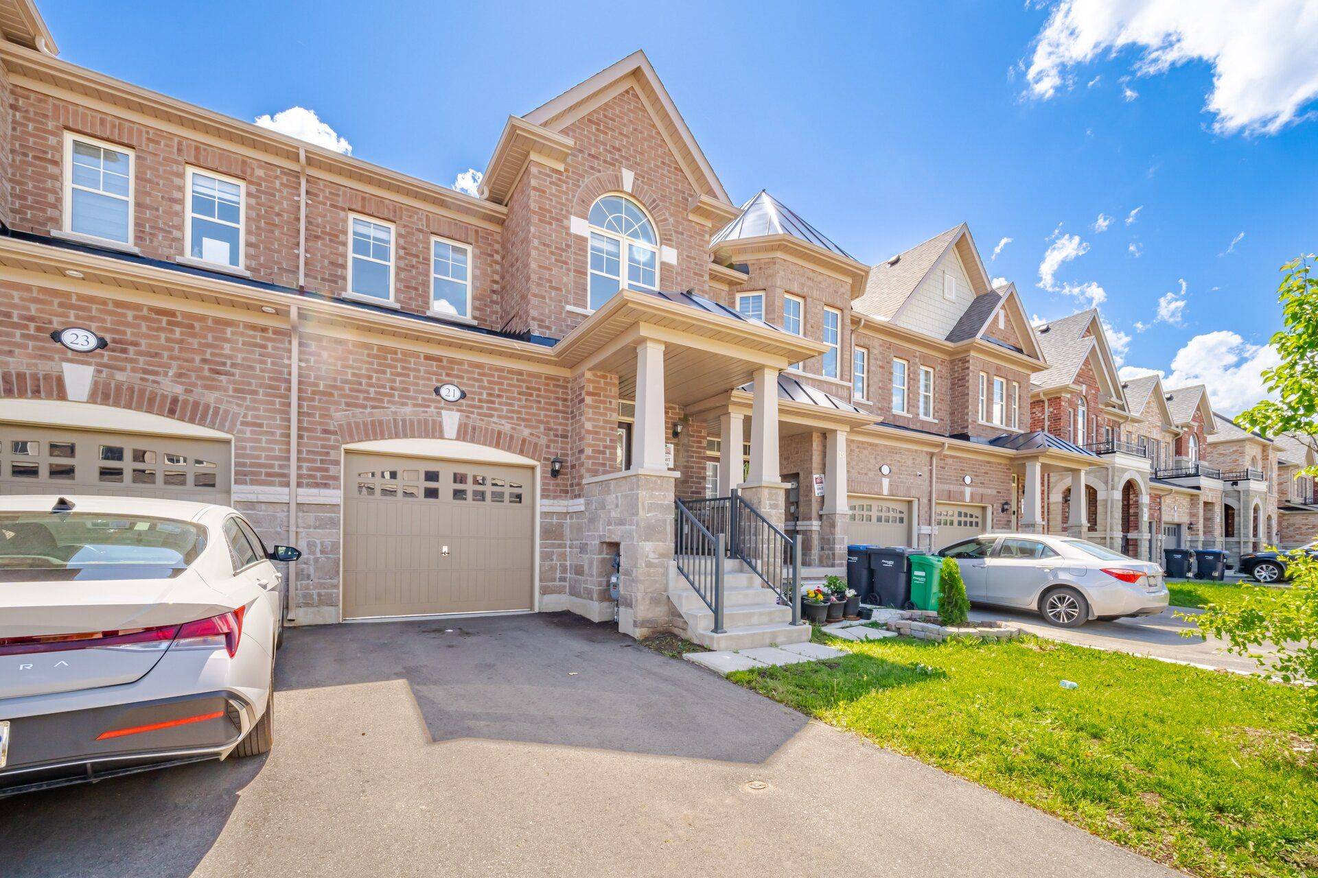 Peel, ON L7A 4Y8,21 Pearman CRES