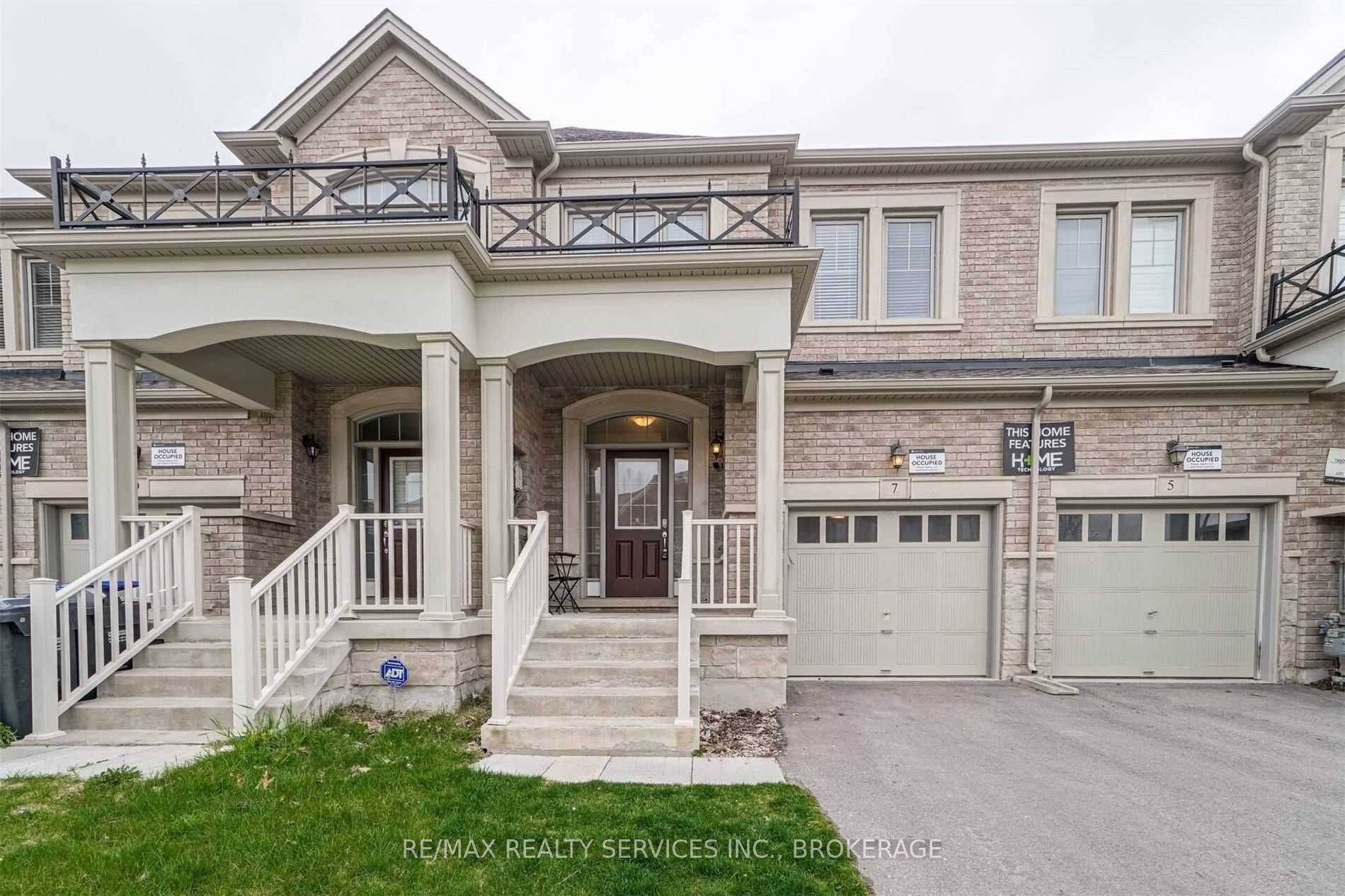 Peel, ON L6Y 6C7,7 Lady Evelyn CRES