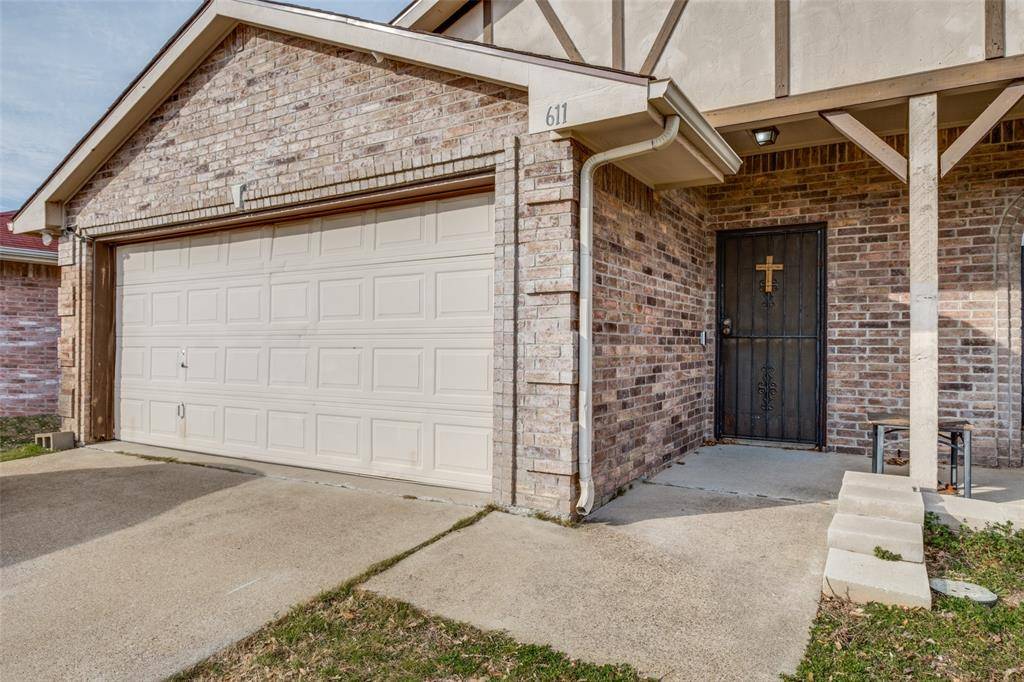 Dallas, TX 75217,611 Yarrow Circle