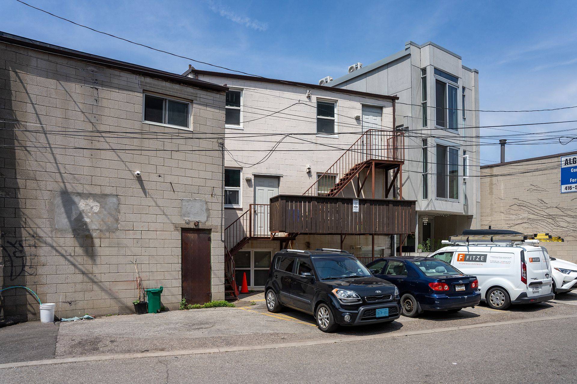 Toronto W02, ON M6P 2A6,3335 Dundas ST W