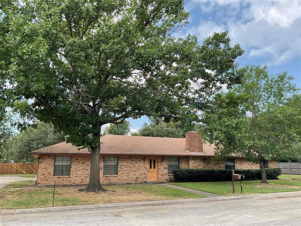 Pilot Point, TX 76258,504 S Kirby Street