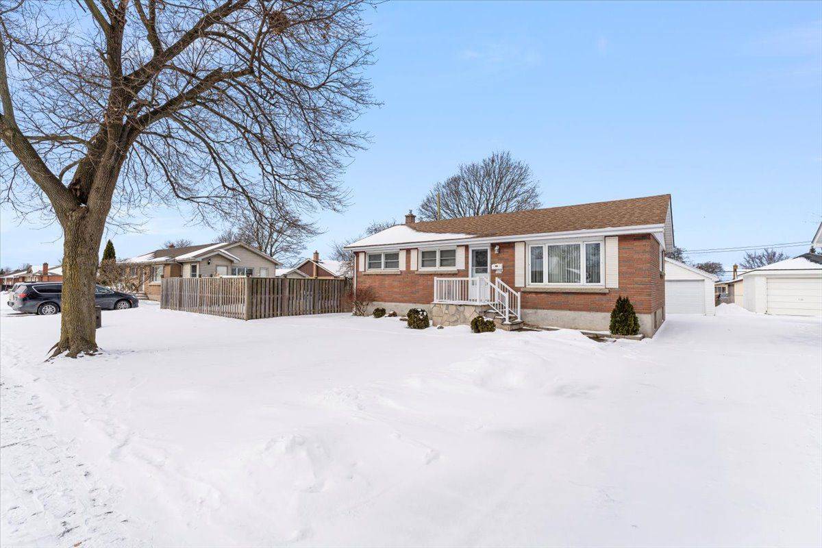 Thorold, ON L2V 3B9,136 Elgin ST