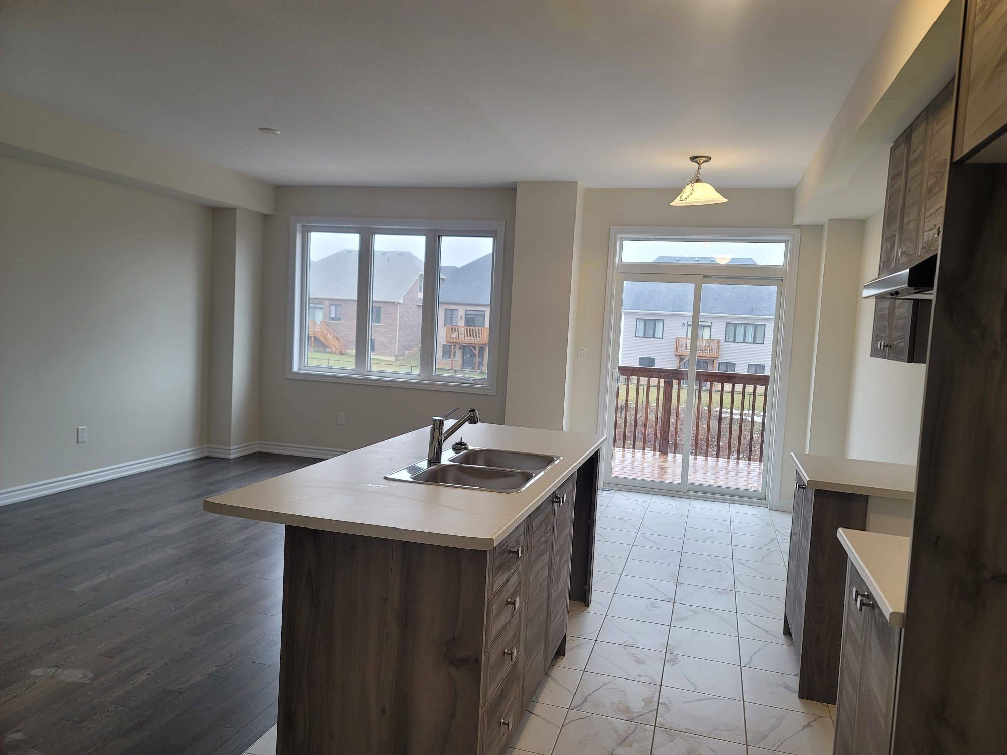 Thorold, ON L2V 0K7,399 Vanilla TRL